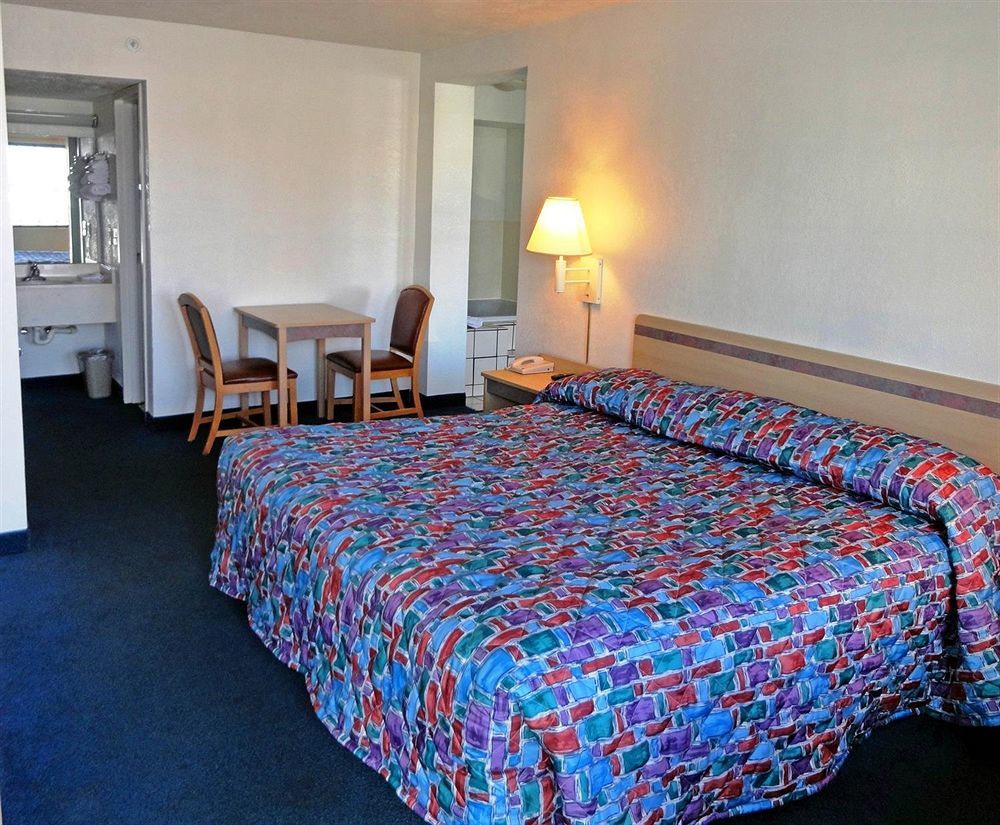 Days Inn By Wyndham Indianapolis South Exterior photo