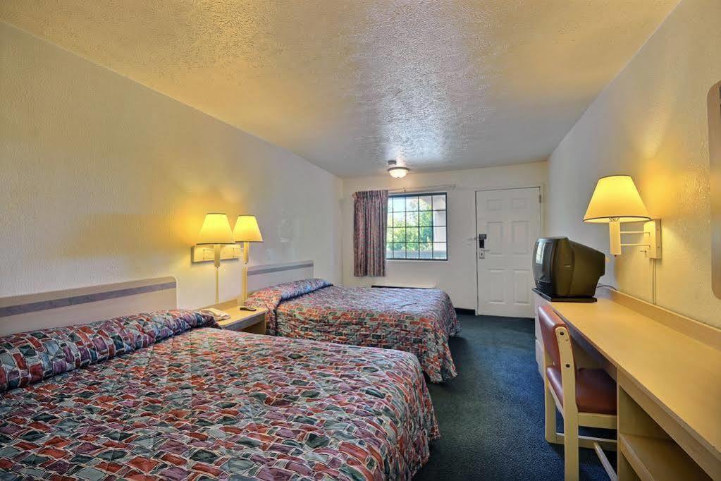 Days Inn By Wyndham Indianapolis South Exterior photo