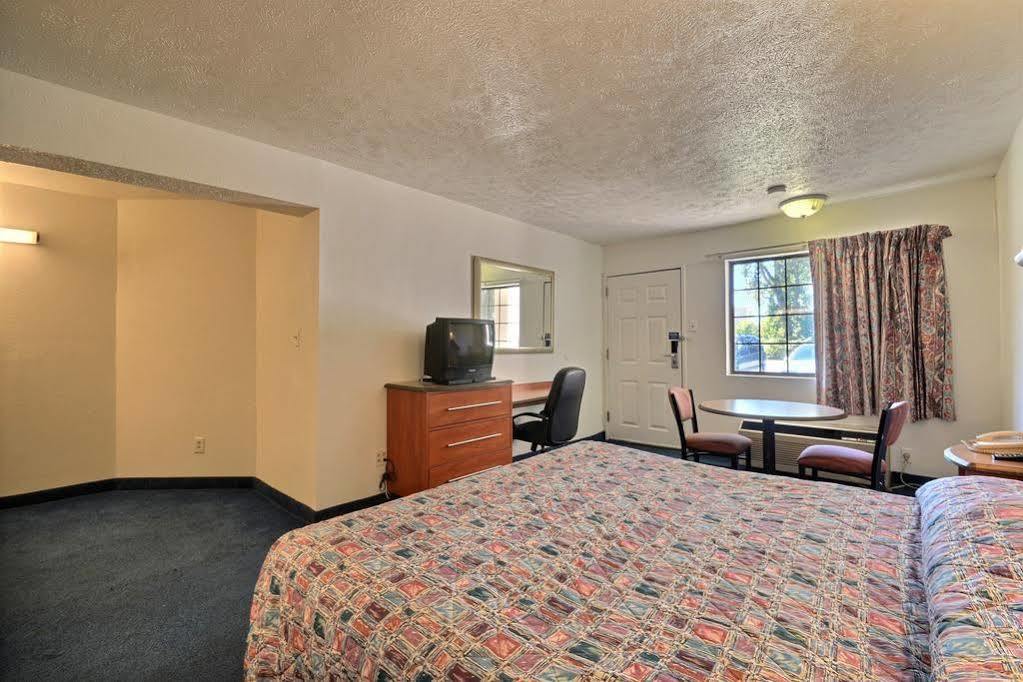 Days Inn By Wyndham Indianapolis South Exterior photo